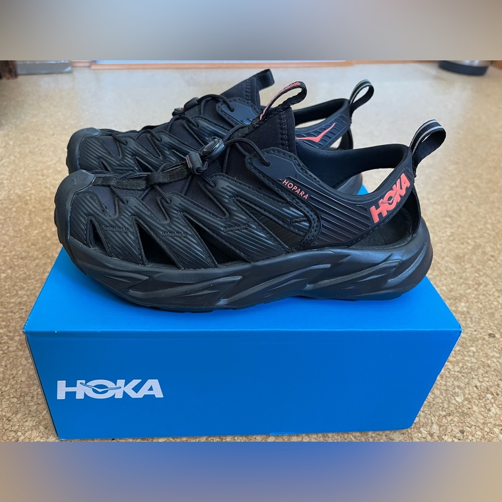 Hoka Hopara sandal - women’s size 8 Black/Fusion Coral